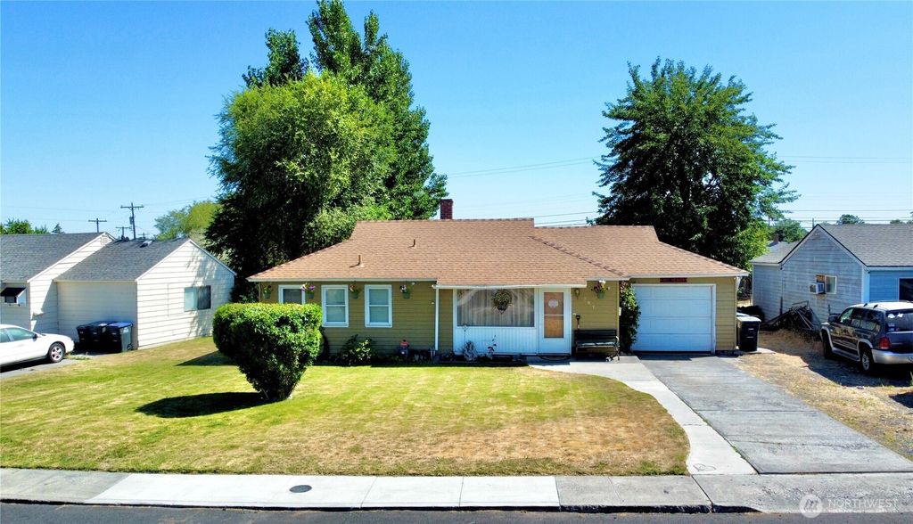 207 W Loop Drive, Moses Lake, WA 98837