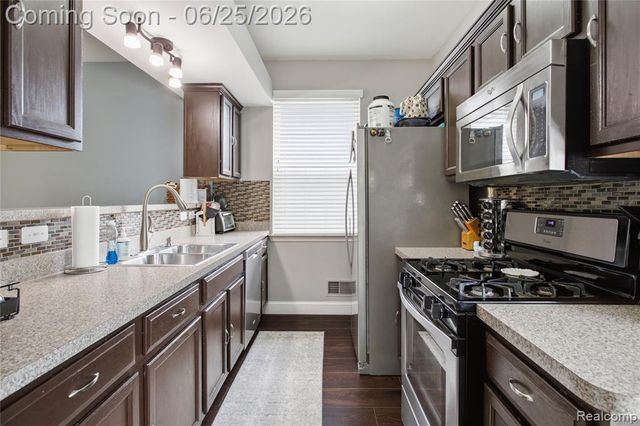 30498 Caroline Emily, New Baltimore, MI 48051