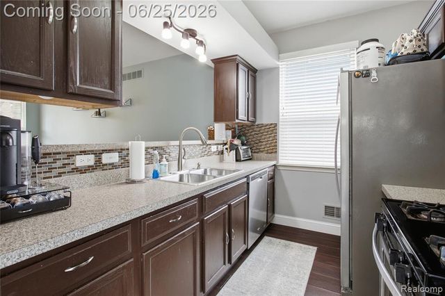 30498 Caroline Emily, New Baltimore, MI 48051