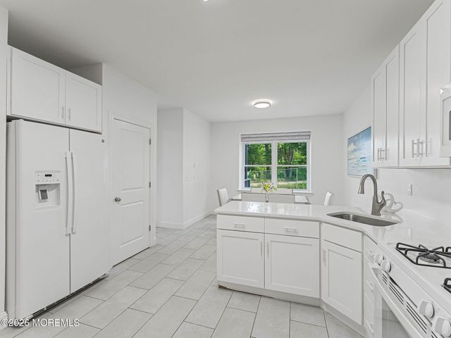 64 Sanz Town Road, Lakewood, NJ 08701