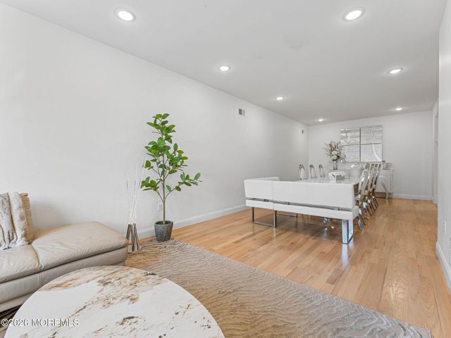 64 Sanz Town Road, Lakewood, NJ 08701