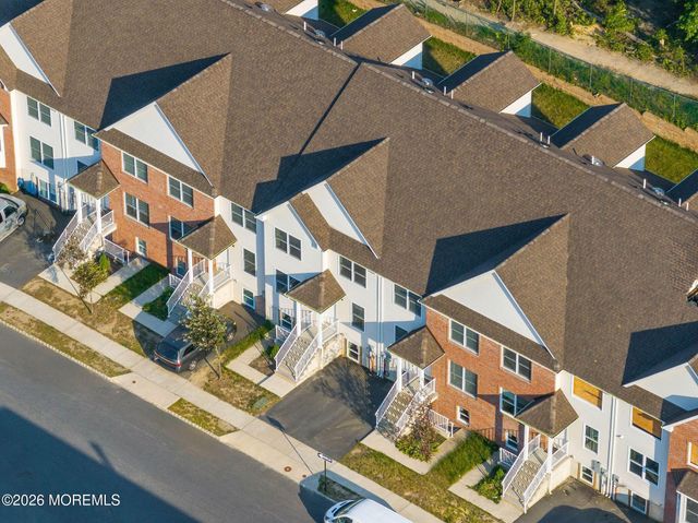 64 Sanz Town Road, Lakewood, NJ 08701