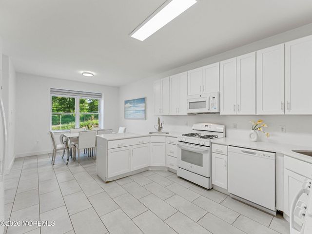 64 Sanz Town Road, Lakewood, NJ 08701