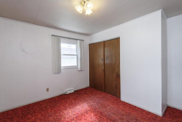 8220 W Keefe AVENUE, Milwaukee, WI 53222