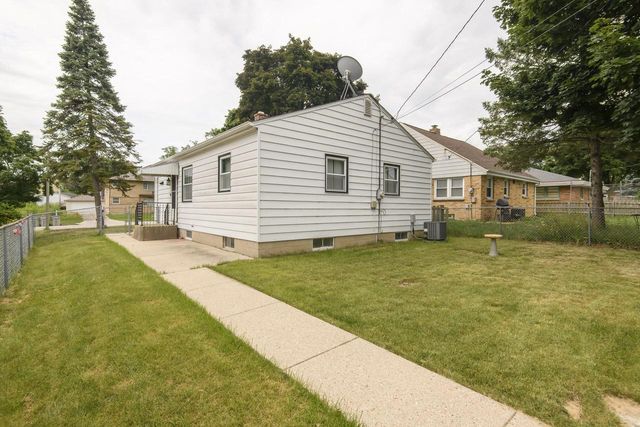 8220 W Keefe AVENUE, Milwaukee, WI 53222