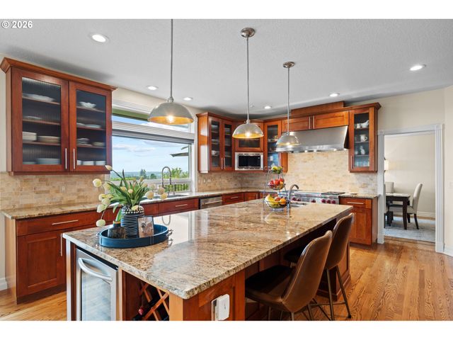 1423 Nw DEERFERN St, Camas, WA 98607