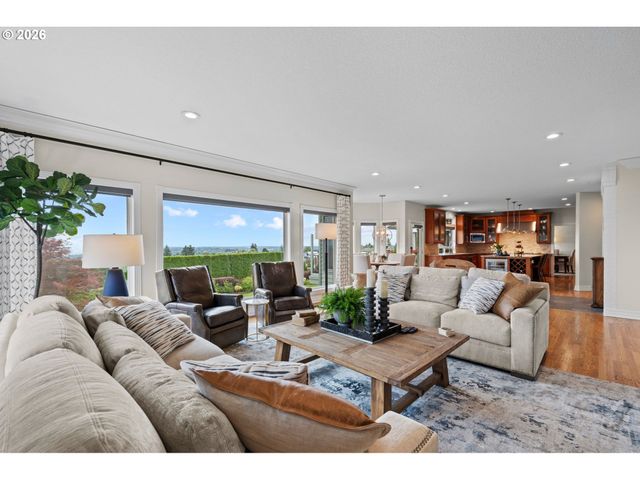 1423 Nw DEERFERN St, Camas, WA 98607