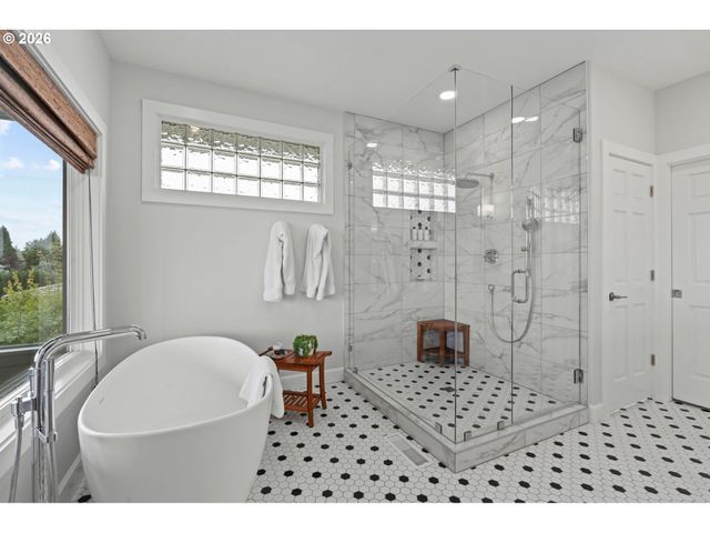 1423 Nw DEERFERN St, Camas, WA 98607