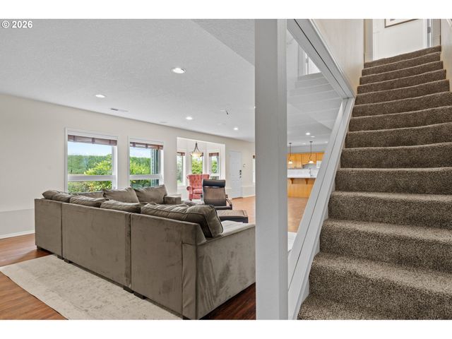 1423 Nw DEERFERN St, Camas, WA 98607