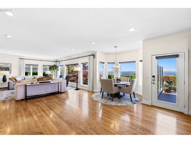 1423 Nw DEERFERN St, Camas, WA 98607