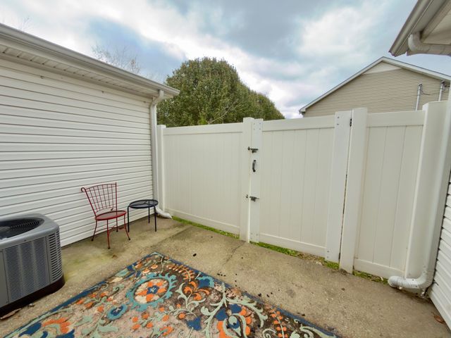 1307 Amsterdam Ct, Murfreesboro, TN 37130