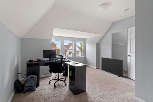 118 Stewart Ave, Carrick, PA 15227