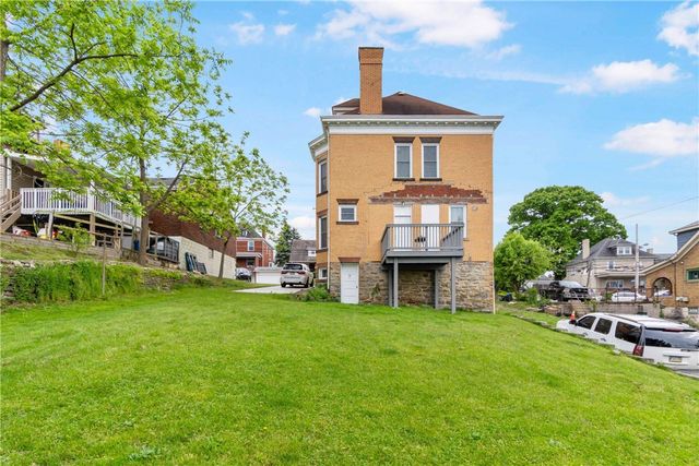 118 Stewart Ave, Carrick, PA 15227