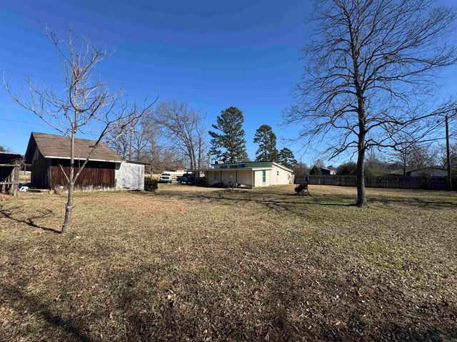 2812 Westmoreland Street, Mena, AR 71953