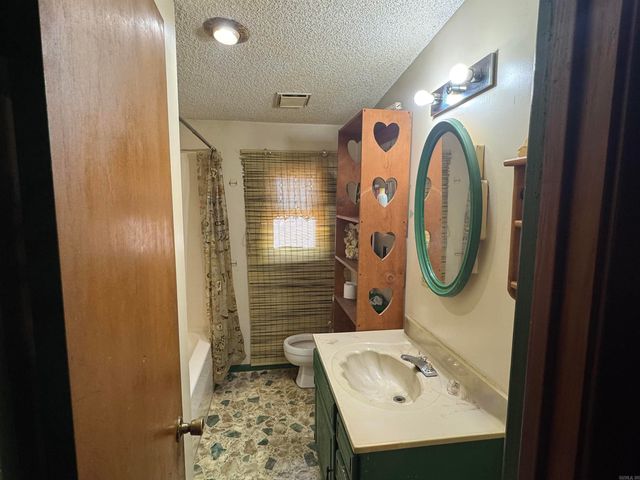 2812 Westmoreland Street, Mena, AR 71953