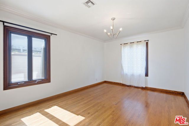 13800 Erwin Street, Los Angeles, CA 91401