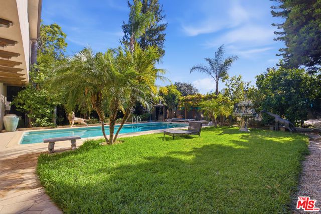 13800 Erwin Street, Los Angeles, CA 91401