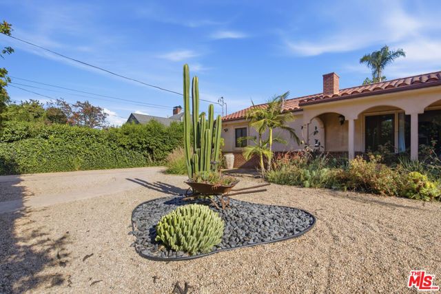 13800 Erwin Street, Los Angeles, CA 91401