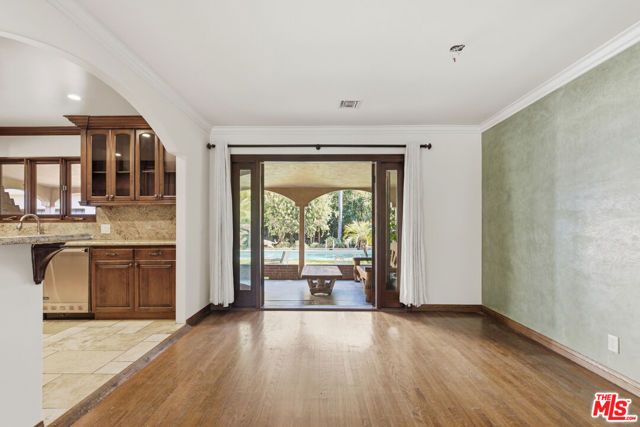 13800 Erwin Street, Los Angeles, CA 91401