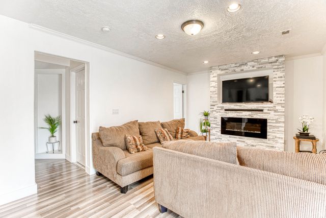 1735 W DALE RIDGE AVE, Salt Lake City, UT 84116