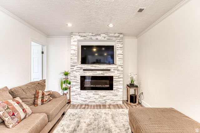 1735 W DALE RIDGE AVE, Salt Lake City, UT 84116