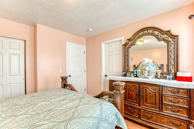 1735 W DALE RIDGE AVE, Salt Lake City, UT 84116