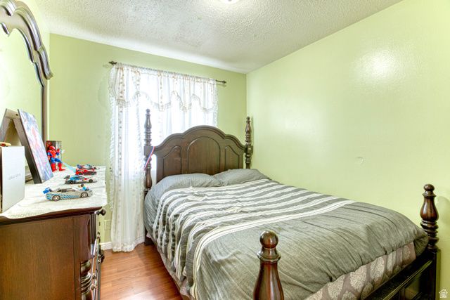 1735 W DALE RIDGE AVE, Salt Lake City, UT 84116