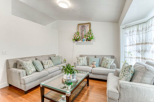 1735 W DALE RIDGE AVE, Salt Lake City, UT 84116