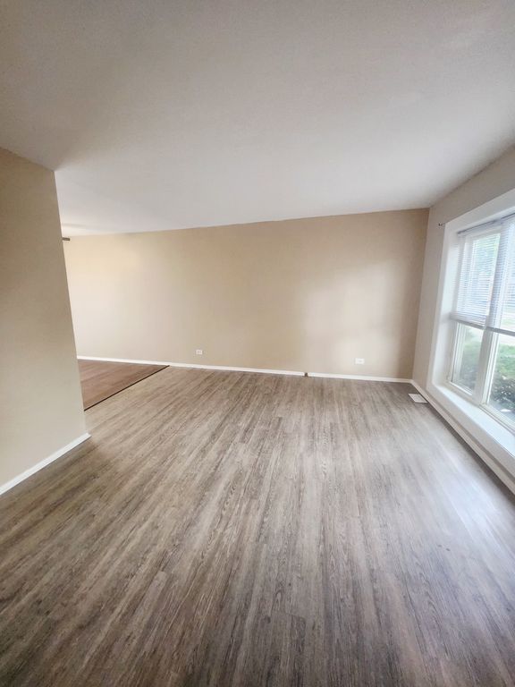 3152 Medford Court 3152, Streamwood, IL 60107 — photo 2