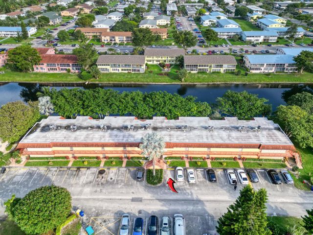 105 Oxford 100 105, West Palm Beach, FL 33417