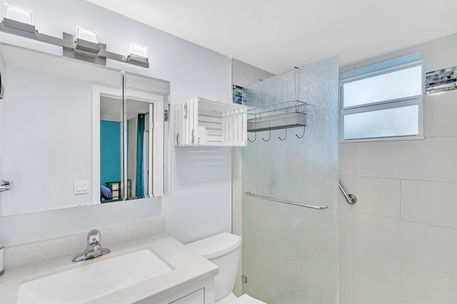 105 Oxford 100 105, West Palm Beach, FL 33417