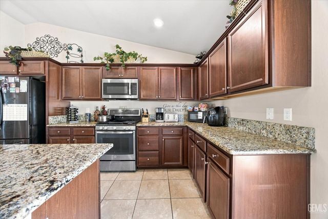 6014 Samuelson Street, Bakersfield, CA 93313