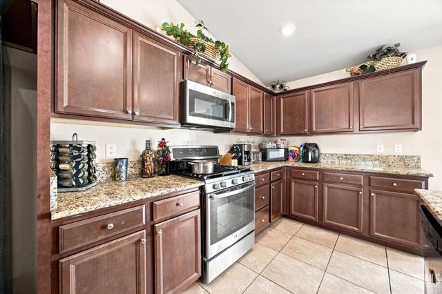 6014 Samuelson Street, Bakersfield, CA 93313