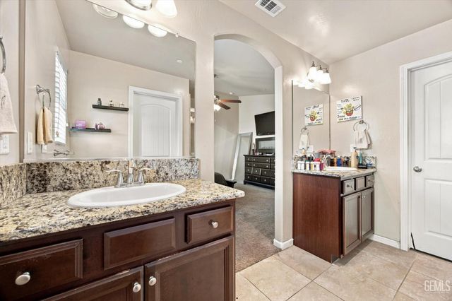 6014 Samuelson Street, Bakersfield, CA 93313