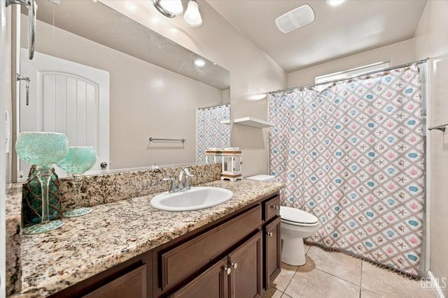 6014 Samuelson Street, Bakersfield, CA 93313