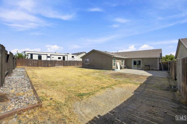 6014 Samuelson Street, Bakersfield, CA 93313