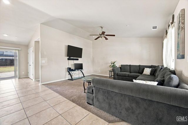 6014 Samuelson Street, Bakersfield, CA 93313