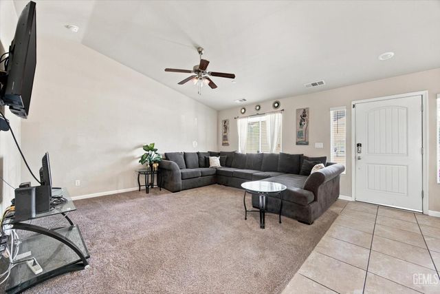 6014 Samuelson Street, Bakersfield, CA 93313