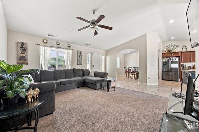 6014 Samuelson Street, Bakersfield, CA 93313