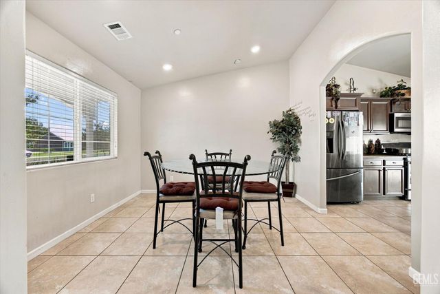 6014 Samuelson Street, Bakersfield, CA 93313