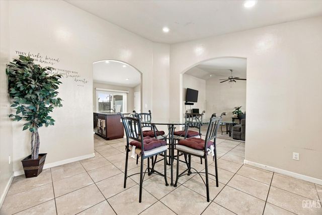 6014 Samuelson Street, Bakersfield, CA 93313