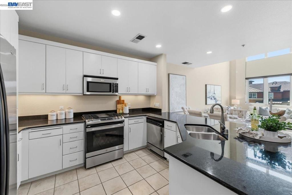 Image 5 of property listing at 5501 De Marcus Blvd 415, Dublin, CA 94568