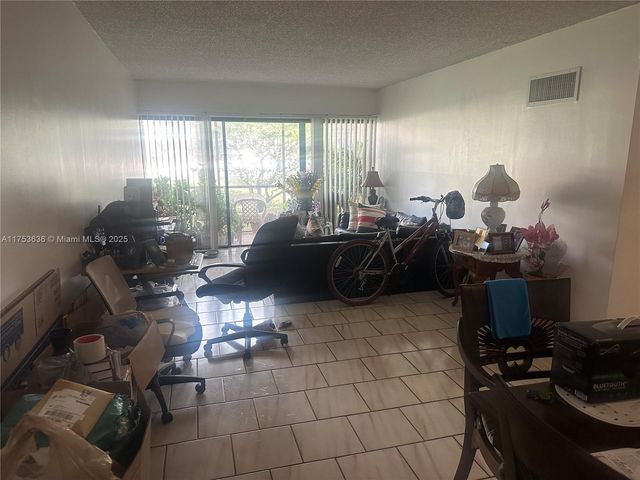 5851 Washington St 84, Hollywood, FL 33121