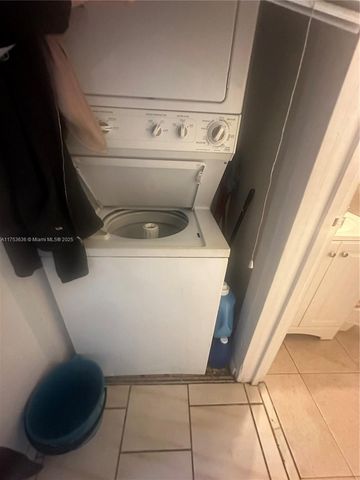 5851 Washington St 84, Hollywood, FL 33121