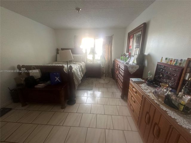 5851 Washington St 84, Hollywood, FL 33121