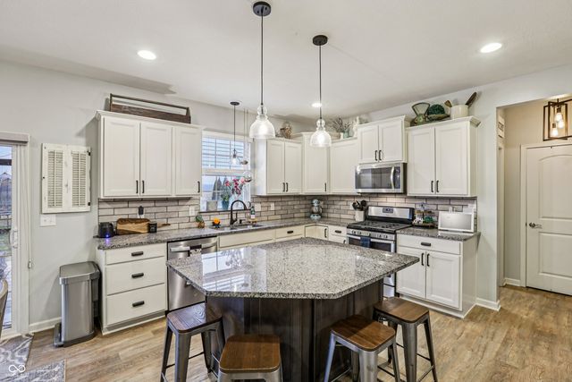 5473 Crowley Parkway, Whitestown, IN 46075