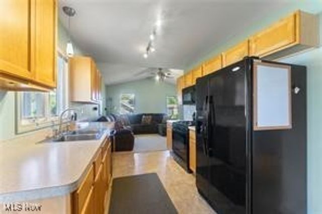 603 S Raccoon Road 9, Austintown, OH 44515