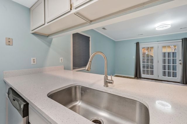 401 10th Ave S Apt A1, Myrtle Beach, SC 29577