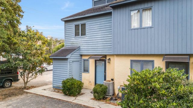 401 10th Ave S Apt A1, Myrtle Beach, SC 29577
