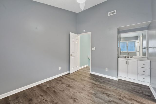 401 10th Ave S Apt A1, Myrtle Beach, SC 29577
